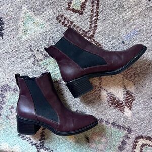 Heeled Chelsea boots - maroon Zara